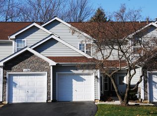 1192 Regency Dr, Schaumburg, IL 60193