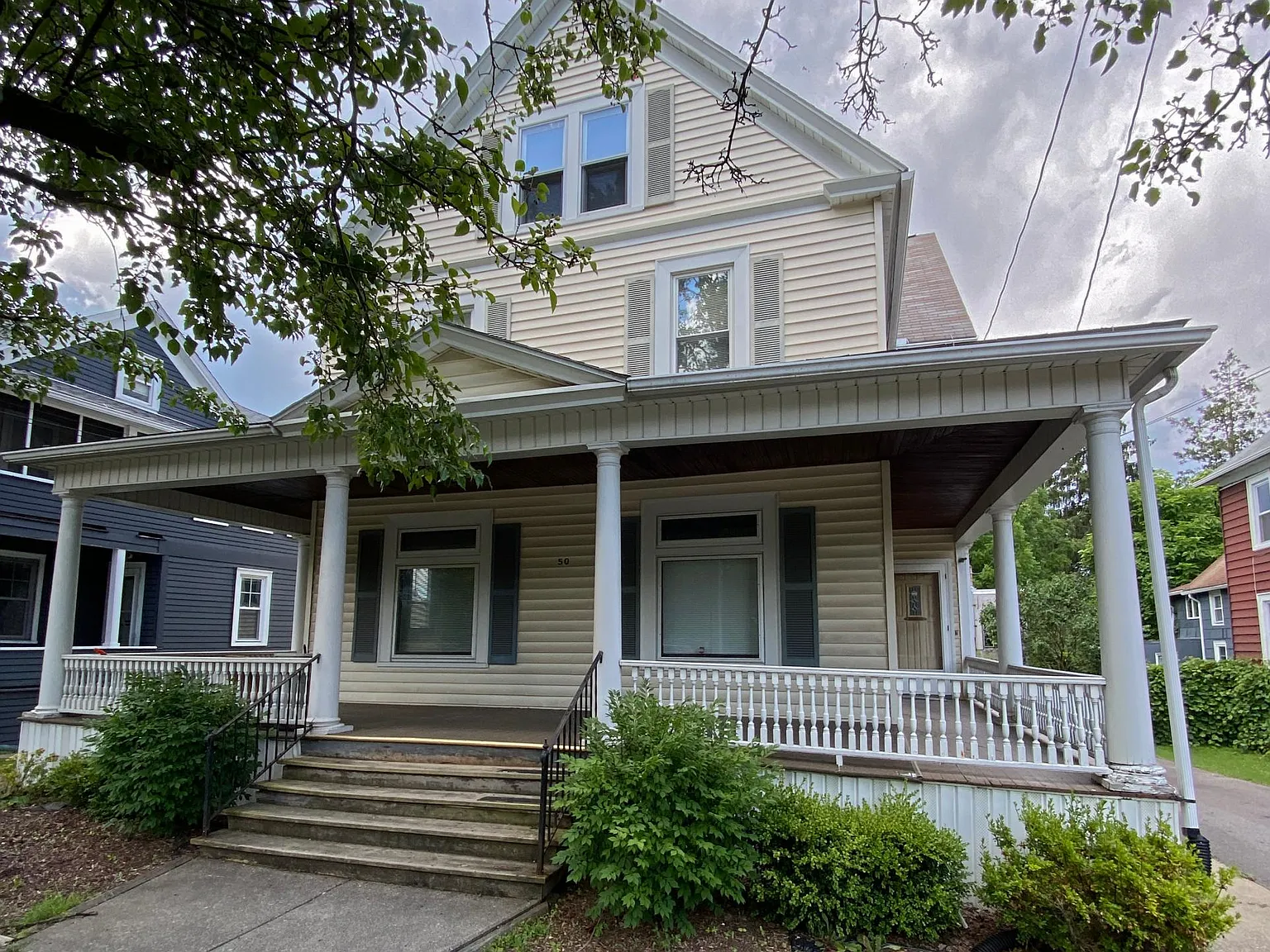 7 bed, 2742 sqft, $5,425 — Photo 1