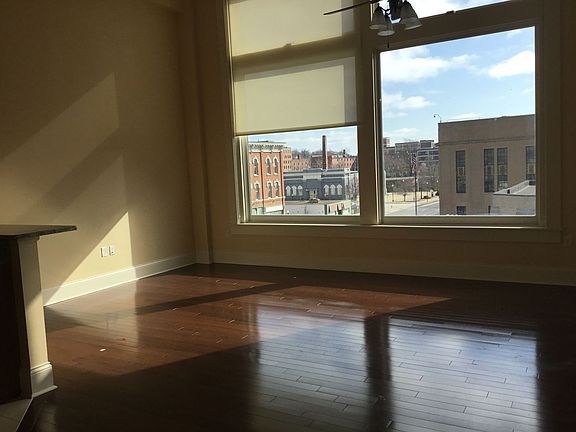 3rd image of 324 S Brady St #303