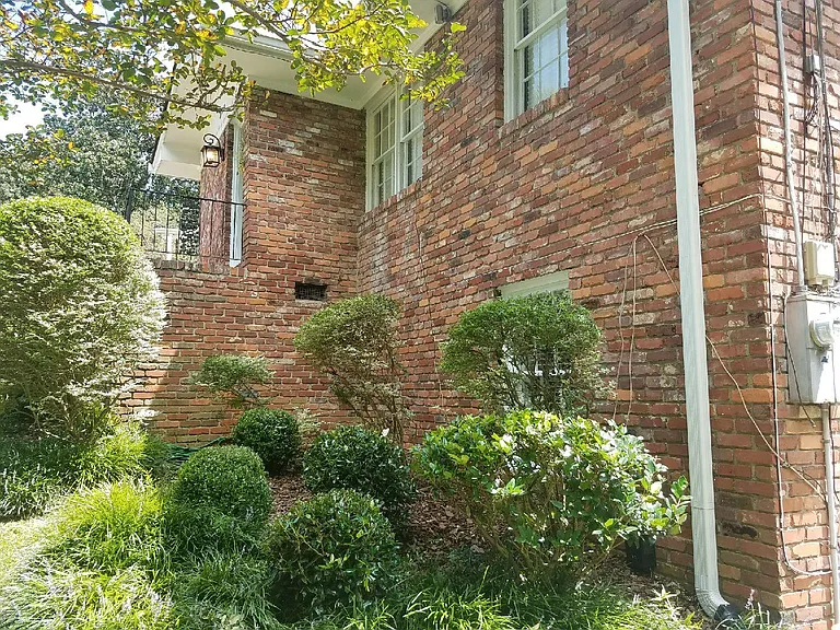 807 Marstevan Dr NE #B — Photo 3