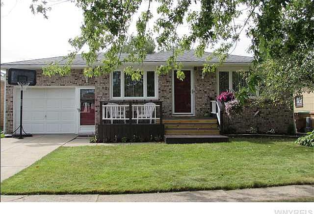 1st image of 205 Castlewood Dr