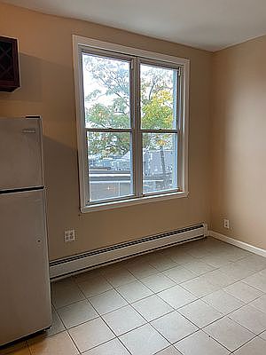 5th image of 2914 23rd Ave #2