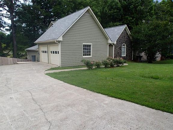 2nd image of 4324 Keheley Lake Ct NE