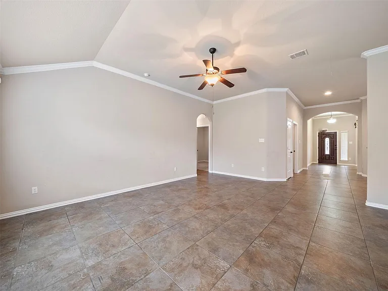1905 Meandering Meadows Dr — Photo 10