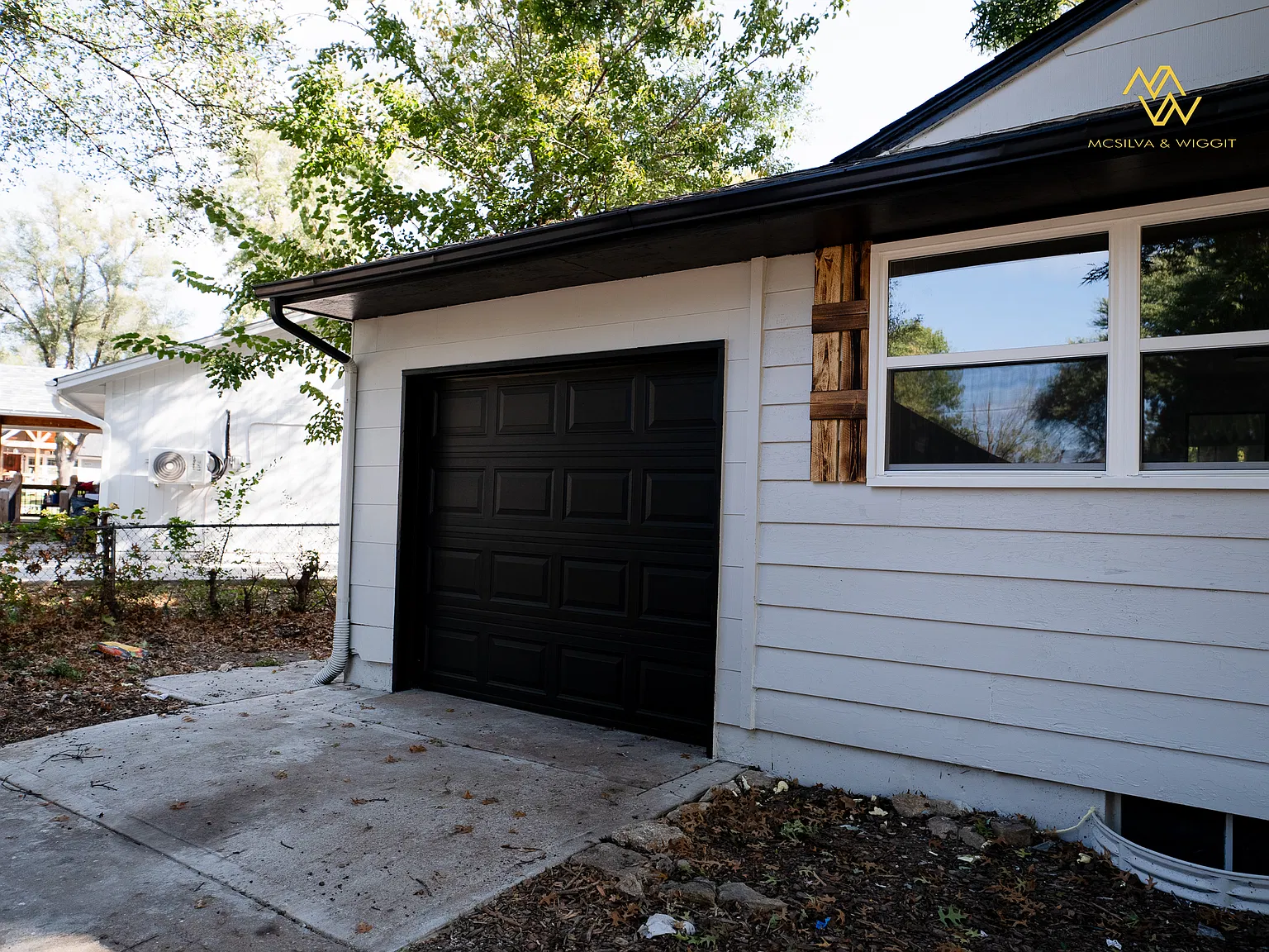 3 bed, 864 sqft, $1,600 — Photo 2