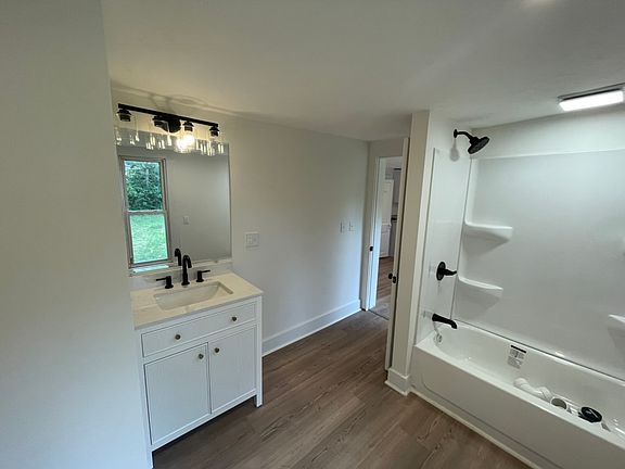 5th image of 308 N Norton St