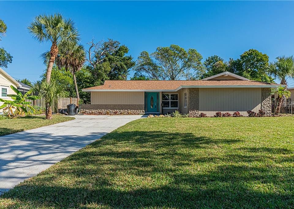1st image of 952 Alcazar Way S