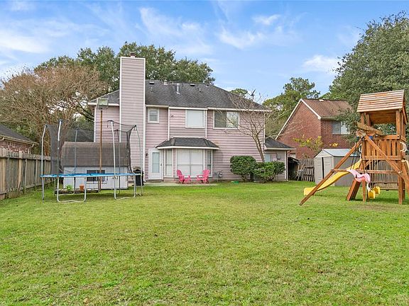 HUGE backyard can accommodate all of your outdoor goals!