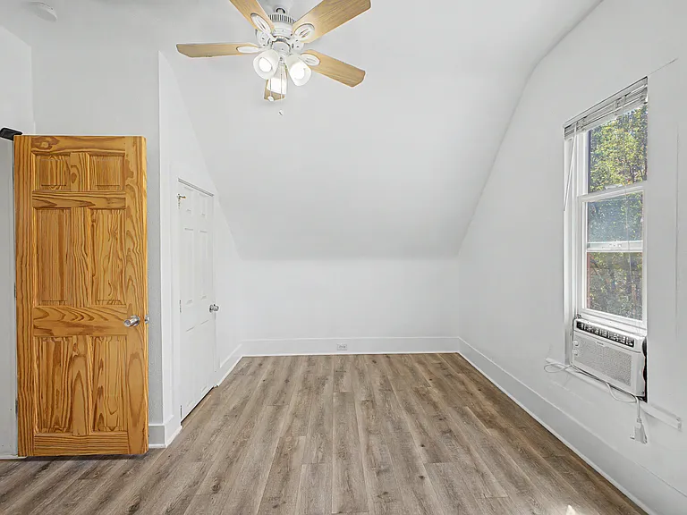 1218 E 23rd Ave — Photo 12