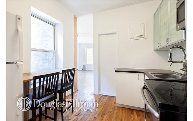 Rented by Douglas Elliman | media 7