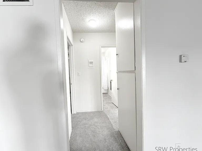 5000 Woodman Ave #14 — Photo 9