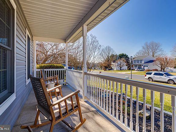 4th image of 488 Windemere Dr