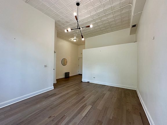 4th image of 441 N La Salle Dr #2