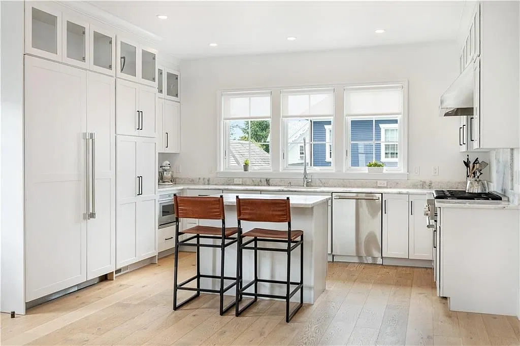 4 bed, 5.0 bath, 2861 sqft, $55,000 — Photo 3