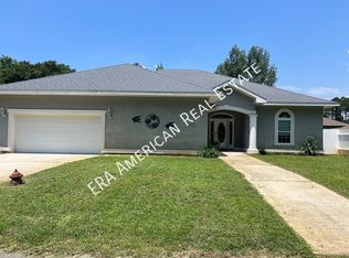 305 Tarpon Rd, Mary Esther, FL 32569
