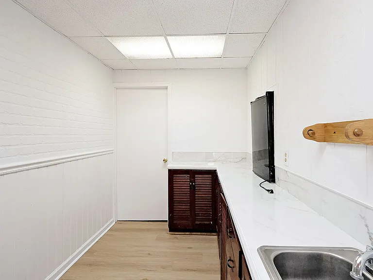 205 Saint Ives Rd — Photo 21