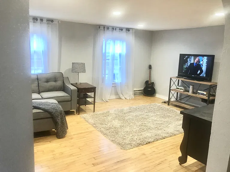 838 1/2 S Roosevelt St — Photo 5