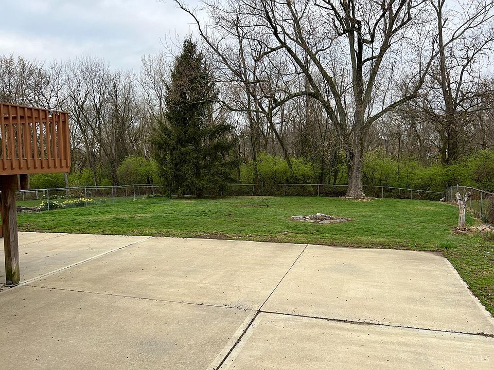 2nd image of 3731 Moonridge Dr