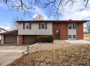 625 Mellwood Dr, New Lexington, OH 43764
