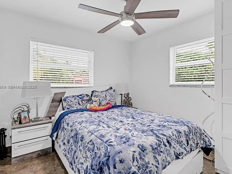 11500 SW 185th Ter — Photo 11