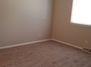 635 W 101st Ter, Kansas City, MO 64114