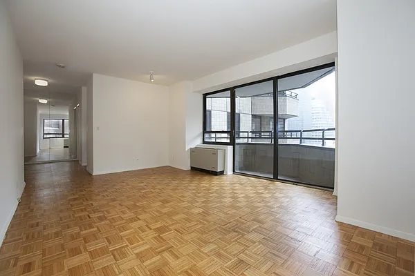 Sold by Sumitomo Real Estate Sales | media 17