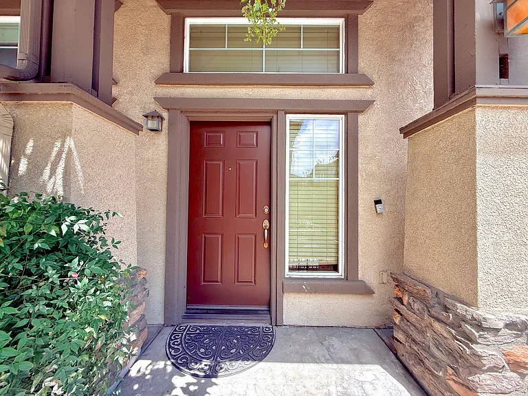 25911 Sandstone Ln — Photo 1