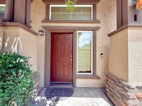 25911 Sandstone Ln, Harbor City, CA 90710
