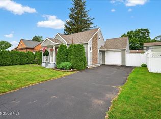 14 Grounds Pl, Albany, NY 12205