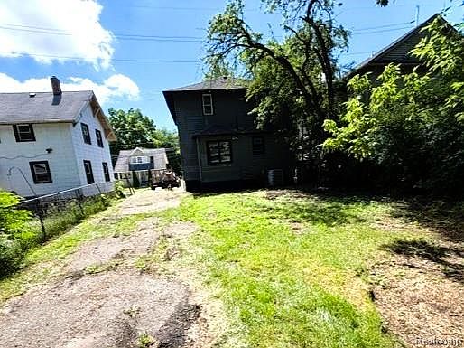 3rd image of 485 N Johnson St