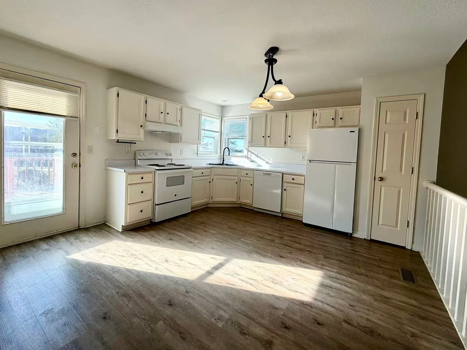 3 bed, 2038 sqft, $1,750 — Photo 2