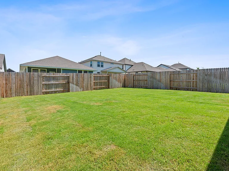 179 Kings Canyon Dr — Photo 25