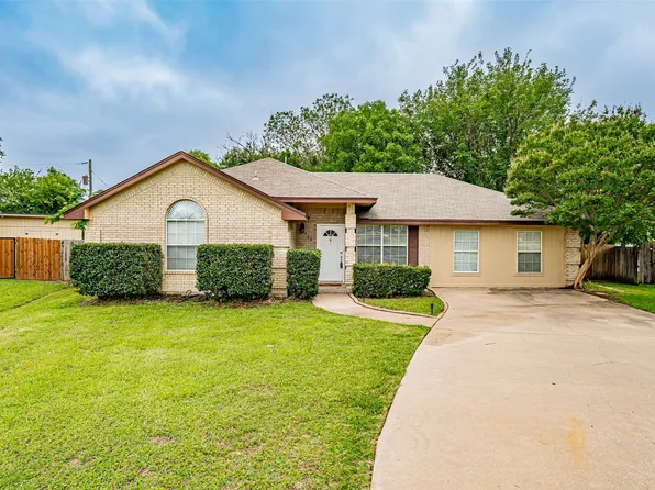 906 Pear Ct, Joshua, TX 76058
