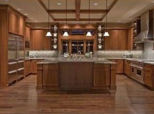 9027 NE 15th St, Clyde Hill, WA 98004