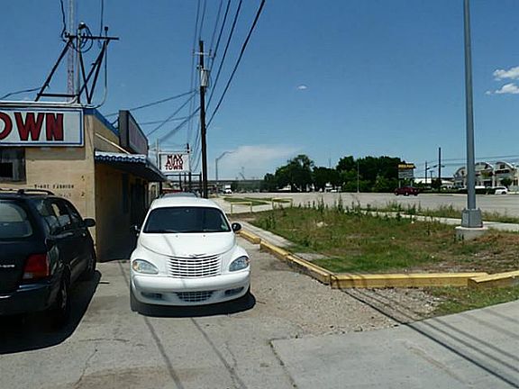 4th image of 11545 Harry Hines Blvd