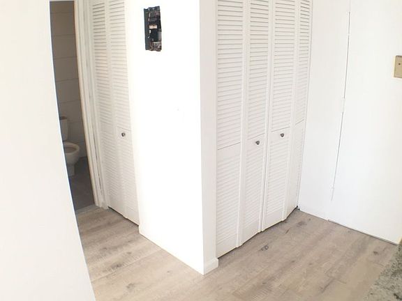 5th image of 829 Greenwood Ave APT 4E