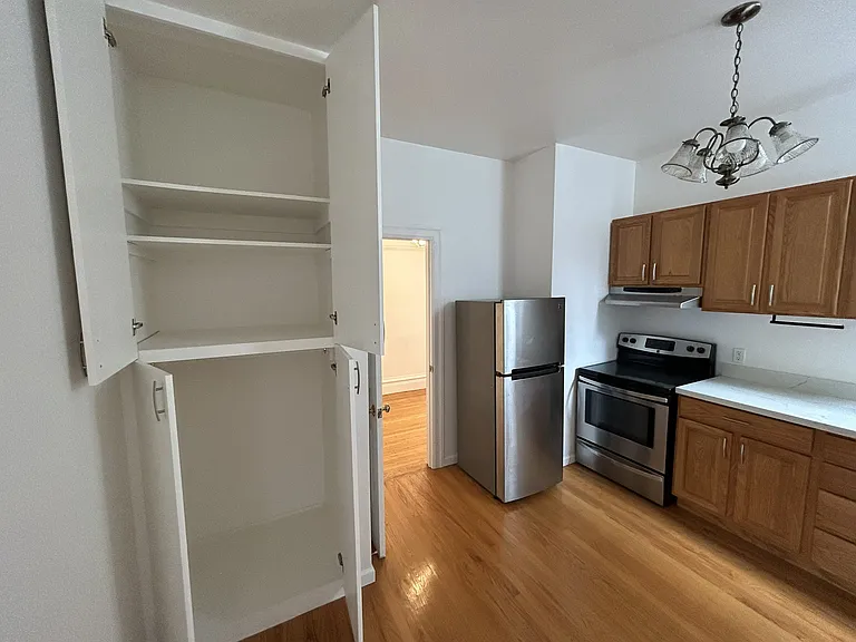 307 Frederick St — Photo 8