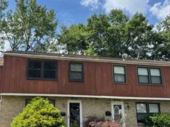 304 Cricketwood Ct, Canonsburg, PA 15317