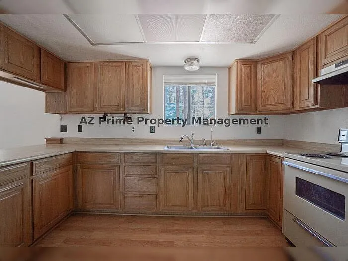 5383 Glenwood Ln — Photo 11