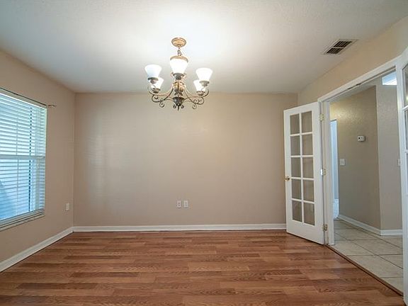 4th image of 1812 Farrington Dr
