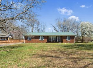 651 Price Cir, Lafayette, TN 37083