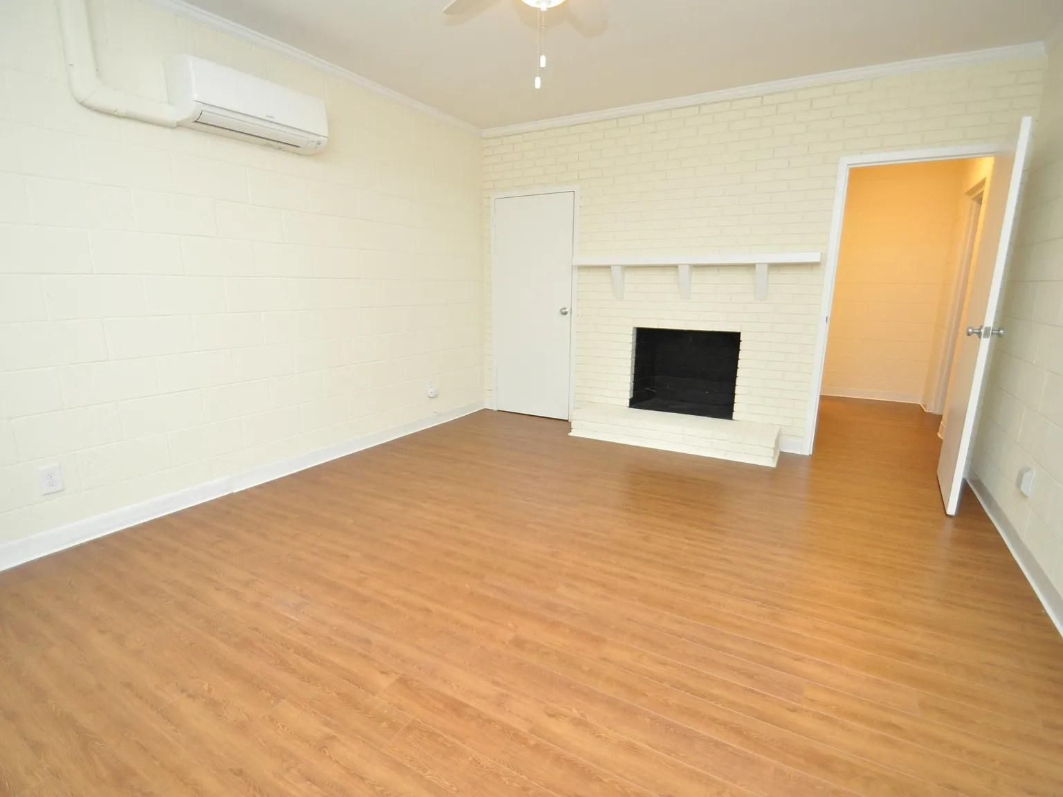 Immaculate & Affordable Home Available Immediately — Photo 2