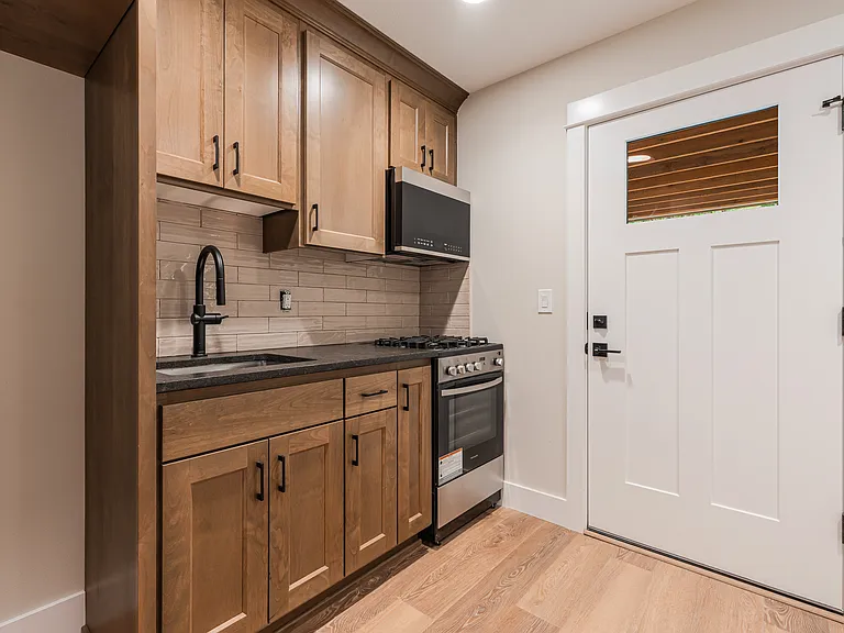 464 SE Haddock Ln — Photo 19