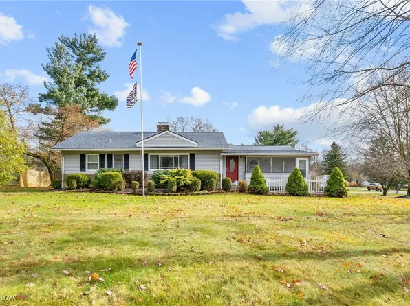 7285 Spanghurst Dr, Walton Hills, OH 44146