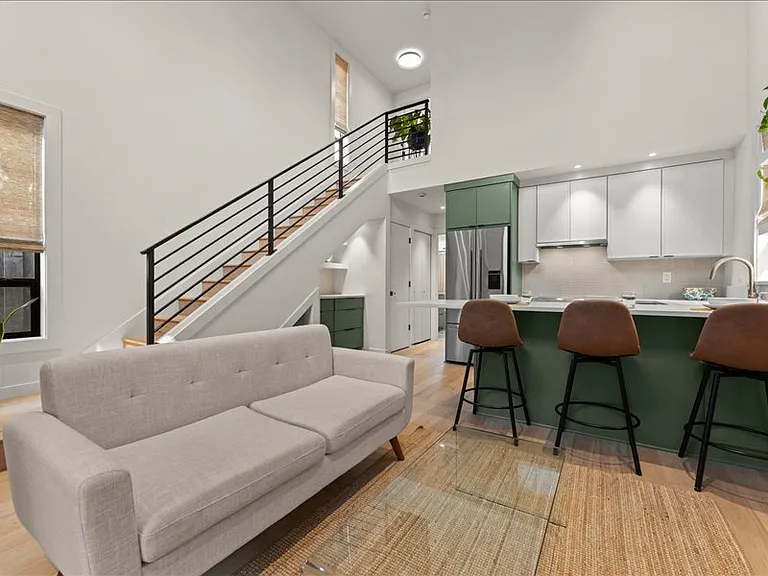 7314 SE 69th Ave — Photo 3