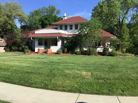 3rd image of 3273 Euclid Heights Blvd