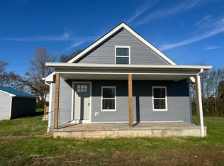 203 N Commerce St, Adams, TN 37010