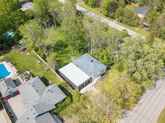 2nd image of 136 Oriole Dr