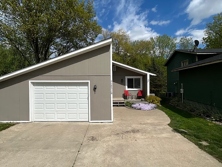112510 Washington Ln — Photo 1