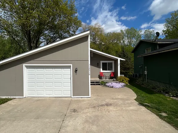 112510 Washington Ln, Chaska, MN 55318